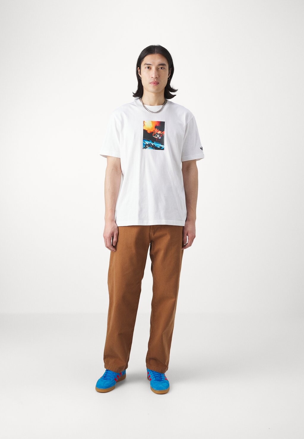 Футболка с набивным рисунком Pic Tee adidas Originals, белая