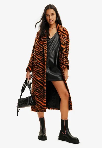 Классическое пальто Long Zebra Desigual, цвет orange