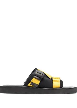 Moschino шлепанцы с логотипом и пряжками