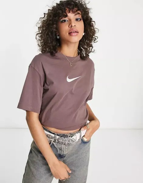 Сливовая футболка Nike с логотипом-галочкой среднего размера