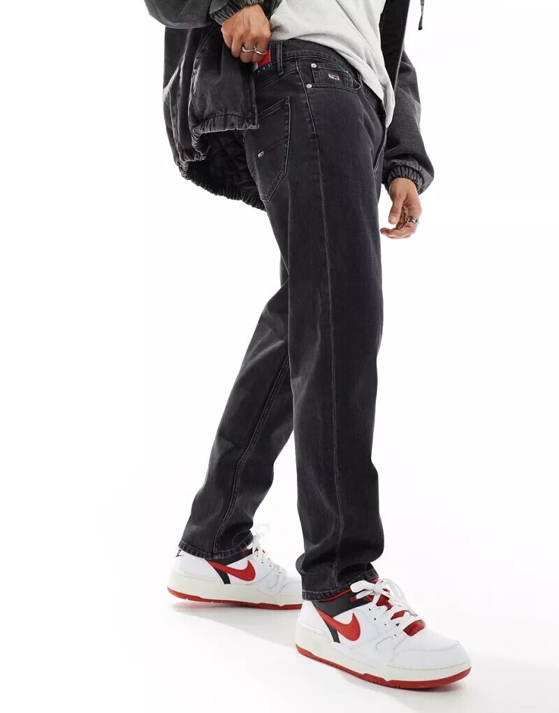 Черные зауженные джинсы прямого кроя Tommy Jeans