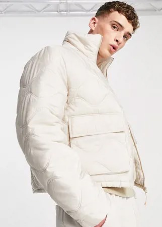 Светло-бежевая стеганая дутая куртка с воротником-стойкой ASOS DESIGN-Белый