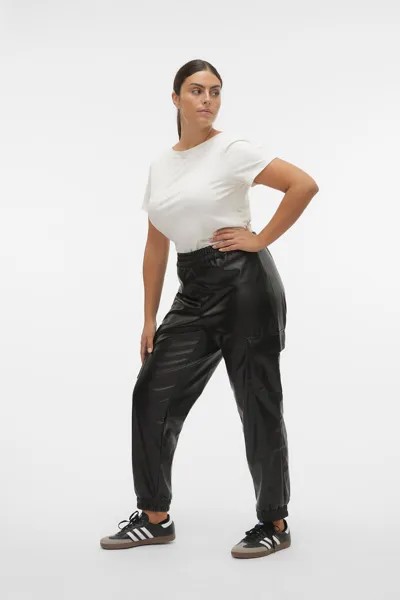 Брюки-карго больших размеров с эффектом кожи Vero Moda Curve, черный