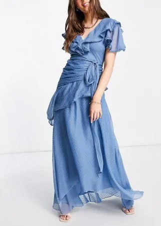 Шифоновое платье макси из ткани добби с драпировкой и завязкой на талии ASOS DESIGN-Голубой
