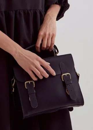 Портфель с пряжками