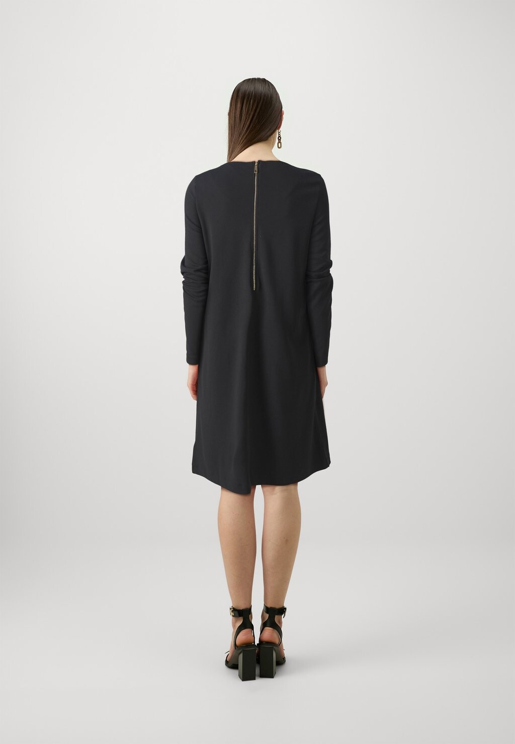 Трикотажное платье LUCILIA CAMA DRESS Bruuns Bazaar, черный