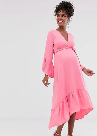 Розовое платье миди с оборками на рукавах и запахом Queen Bee Maternity-Розовый