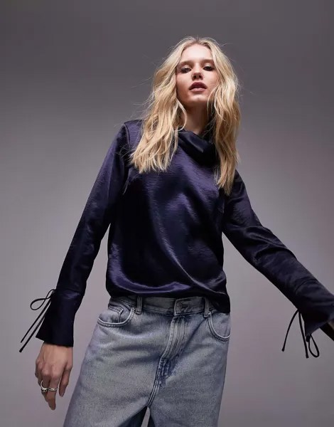 Атласный топ Topshop с высоким воротником и жатым воротником цвета индиго