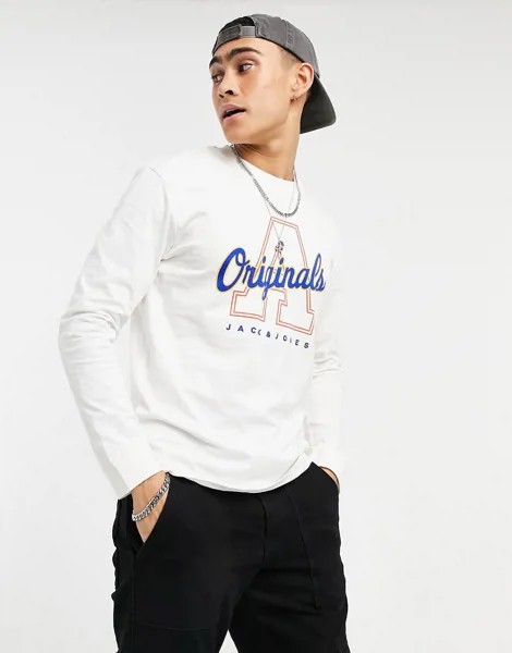 Белый oversized-лонгслив с логотипом в университетском стиле на груди Jack & Jones Originals