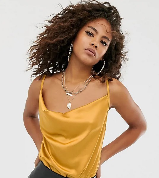 Атласное боди горчичного цвета со свободным воротом Missguided Tall-Желтый
