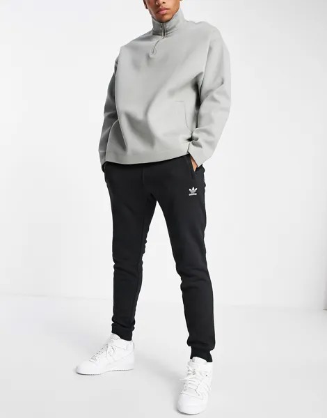 Черные джоггеры узкого кроя с небольшим логотипом adidas Originals essentials