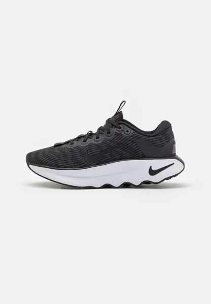 Полуботинки MOTIVA Nike, цвет black/anthracite/white