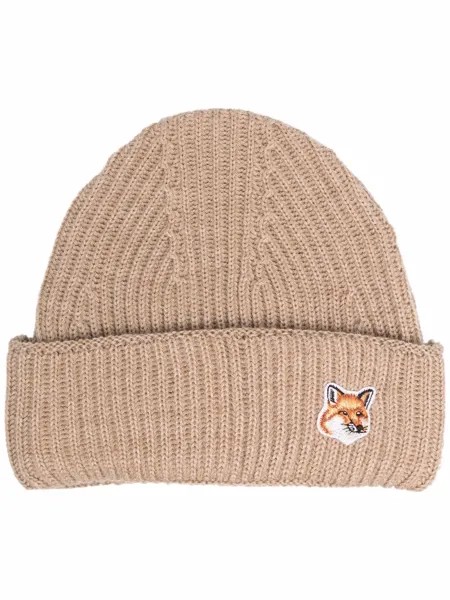 Maison Kitsuné шерстяная шапка бини с нашивкой Fox