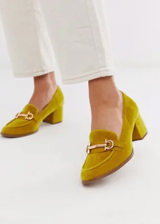 Лоферы горчичного цвета на среднем каблуке и с отделкой ASOS DESIGN-Желтый