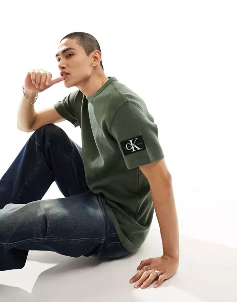 Зеленая футболка с вафельным логотипом и логотипом Calvin Klein Jeans
