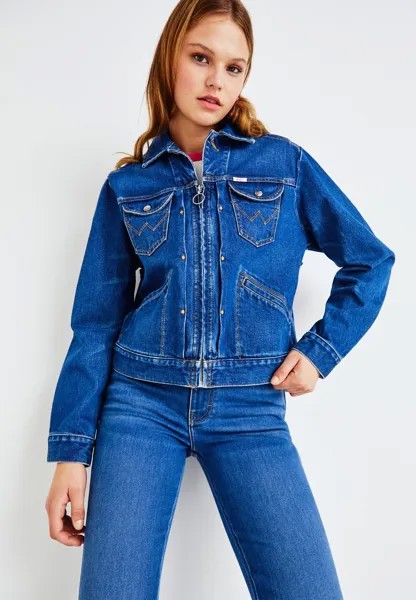 Джинсовая куртка Wrangler КУРТКА BARBIE X WRANGLER JEN, цвет wrangler blue