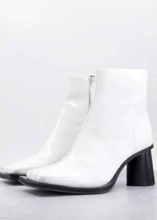 Белые лакированные ботинки челси из искусственной кожи с контрастной подошвой на каблуке ASOS DESIGN-Белый