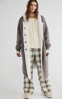 Free People North полюс Cardi Maxi Вязаное пальто с капюшоном из искусственного меха Серое L НОВОЕ 298 долларов США