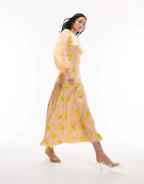 Атласное платье макси с длинными рукавами и отрезным по груди розовым принтом Topshop