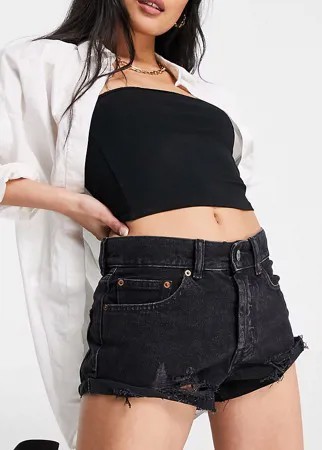 Выбеленные джинсовые шорты черного цвета свободного кроя с классической талией и рваной отделкой ASOS DESIGN Petite-Черный цвет