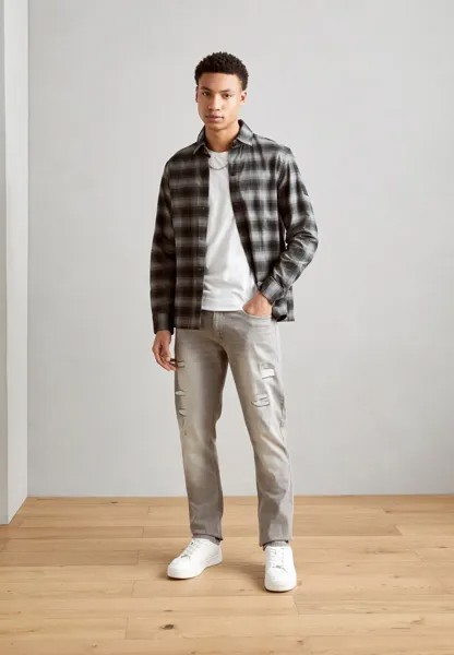 Джинсы морковного фасона INDICODE JEANS, светло-серые