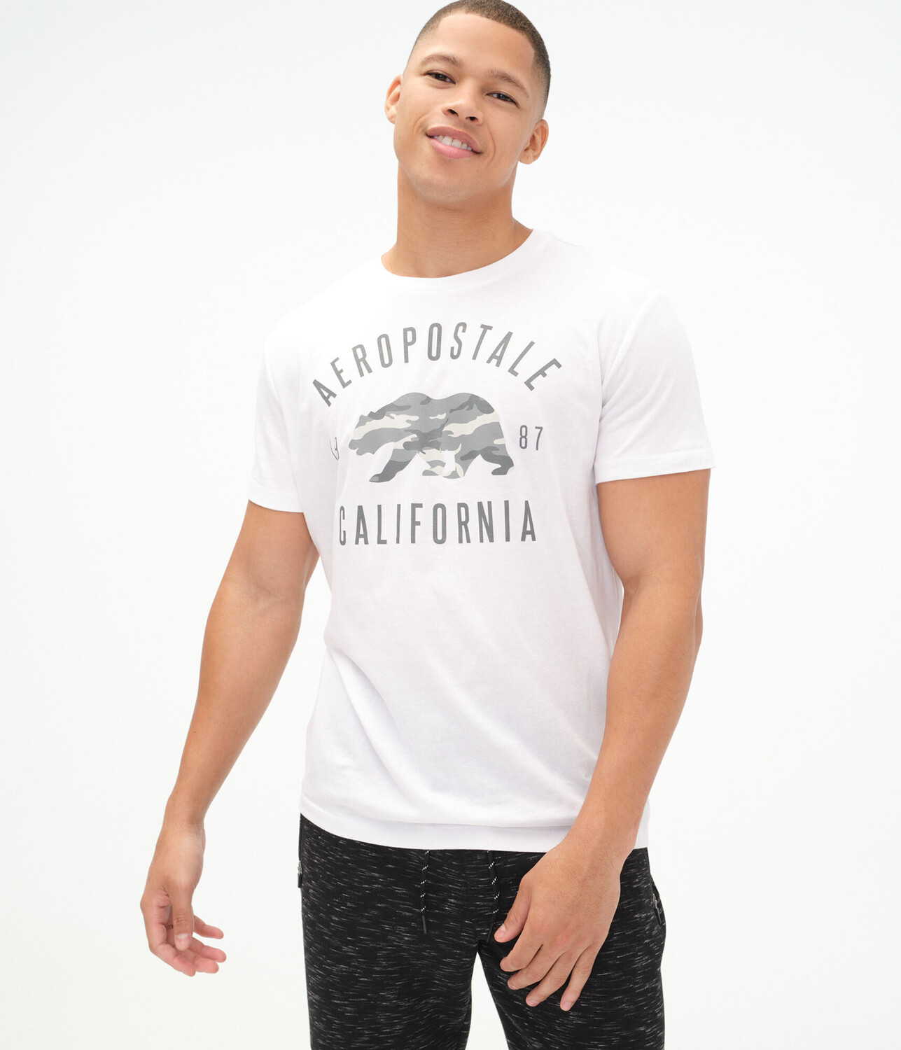 Футболка с камуфляжным принтом медведя Aeropostale, белый