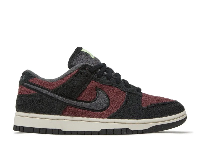 Кроссовки Nike Wmns Dunk Low Se 'Fleece - Burgundy Crush', красный