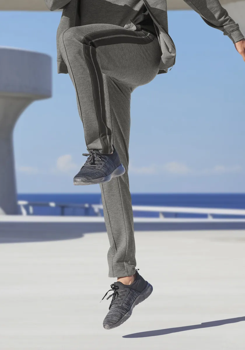 AUTHENTIC LE JOGGER Брюки-джоггеры 