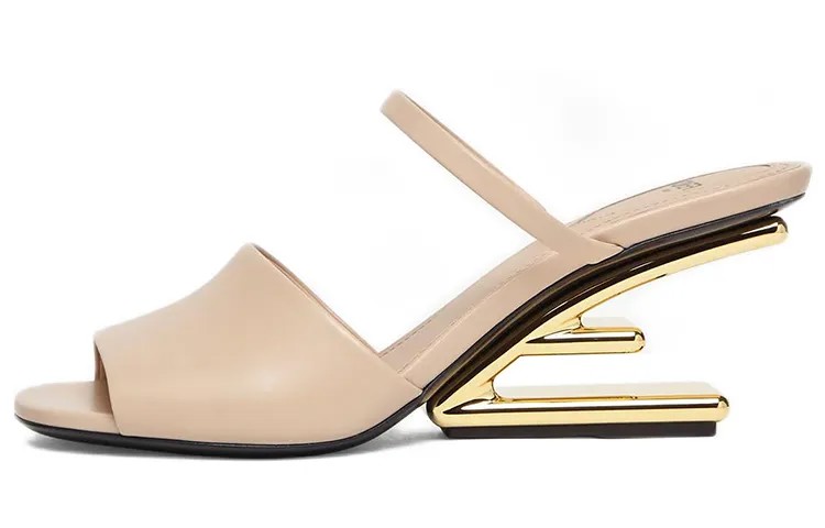 Первые шлепанцы женские бежевые Fendi
