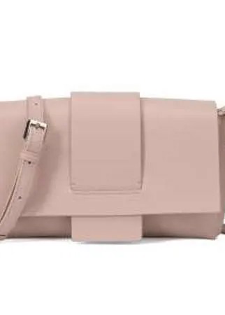 Миниатюрная сумка прямоугольной формы. Для создания модели использовалась натуральная кожа нежно-розового цвета с гладкой фактурой. Внутри - отделка из текстиля. Такой аксессуар можно носить как сумку кросс-боди на регулируемом ремне или как объемный клатч.