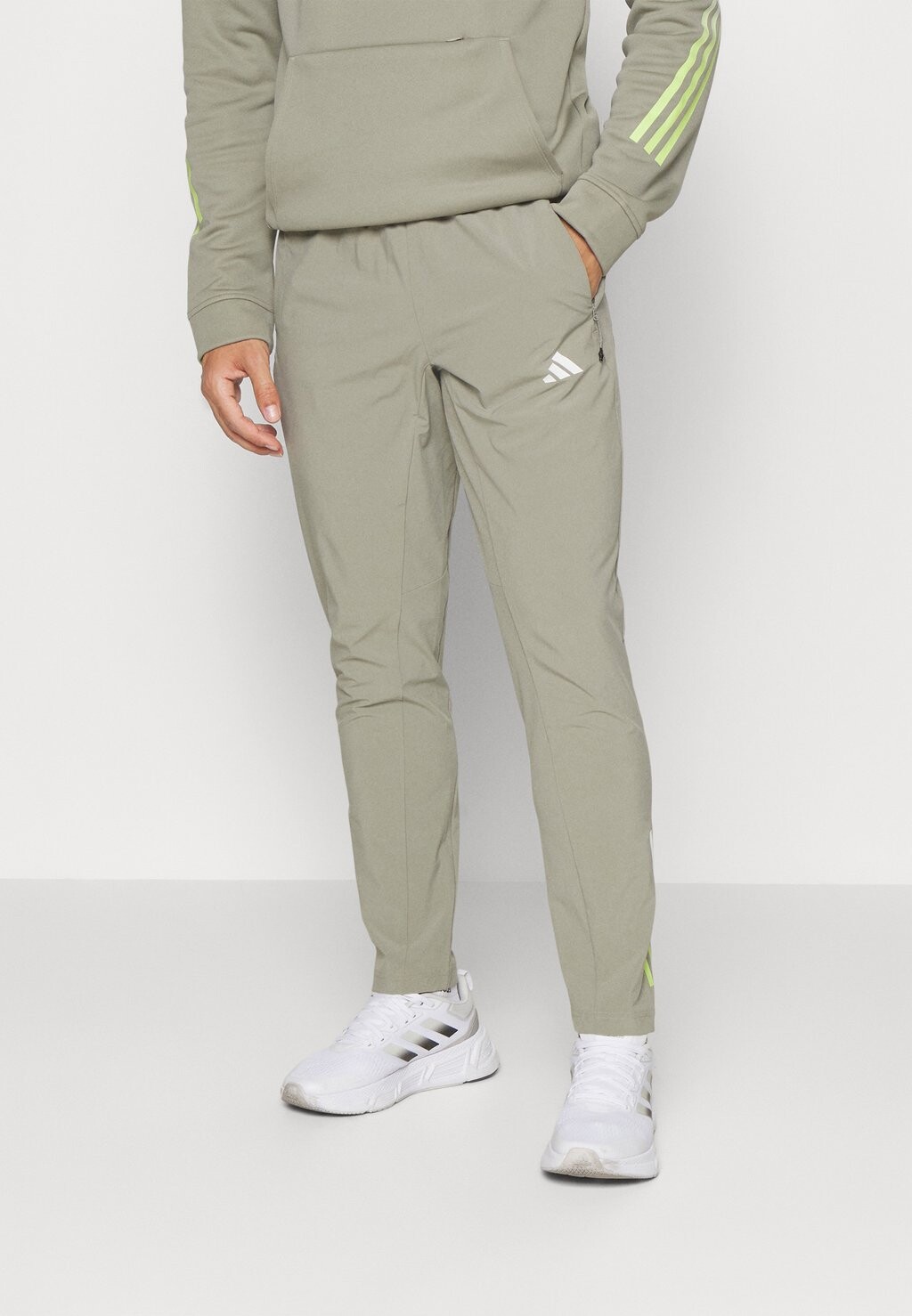 Спортивные брюки Train Icons 3 Stripes Adidas, цвет silver pebble