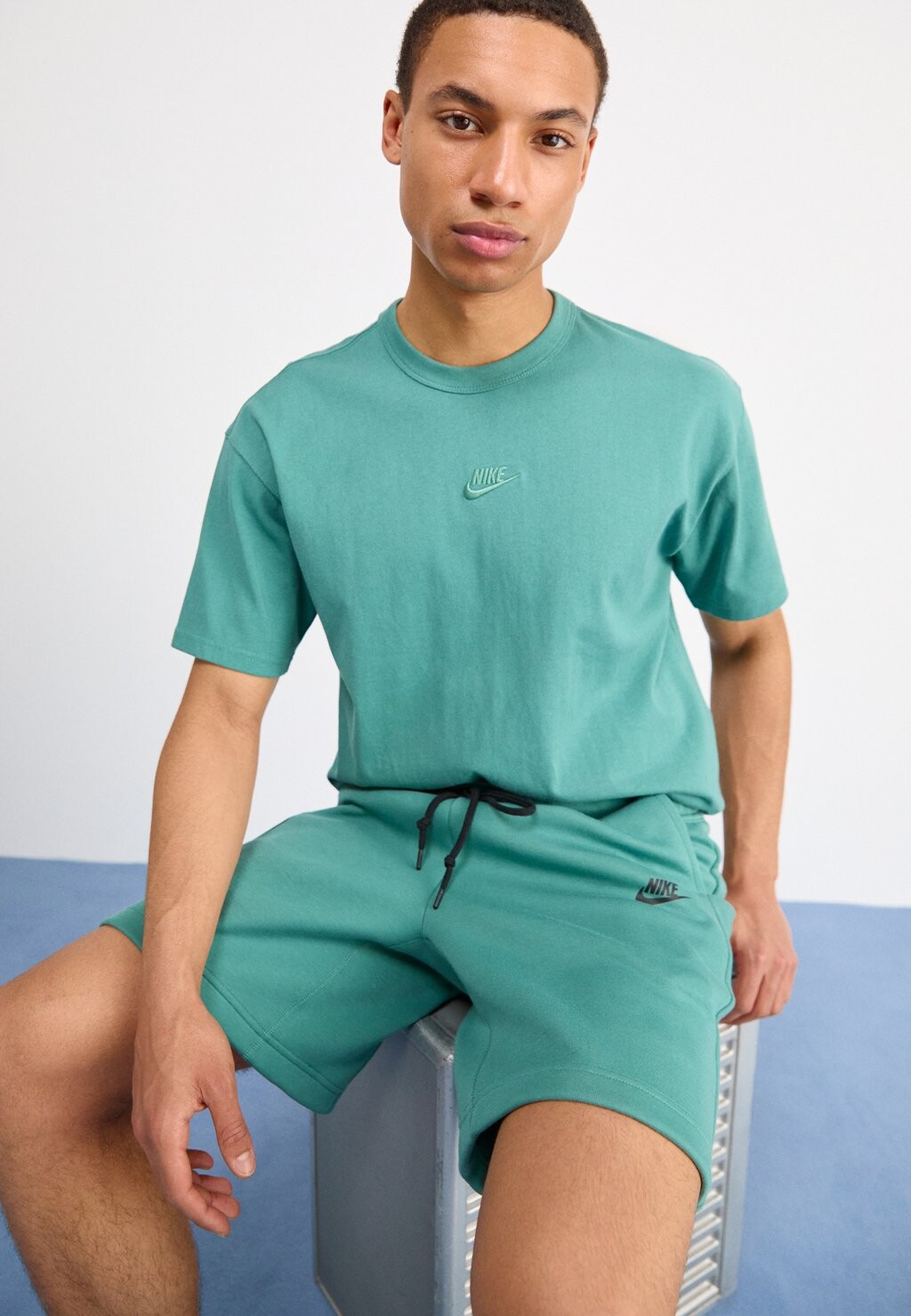 Спортивные штаны Tech Fleece Short Nike, бикостал черный