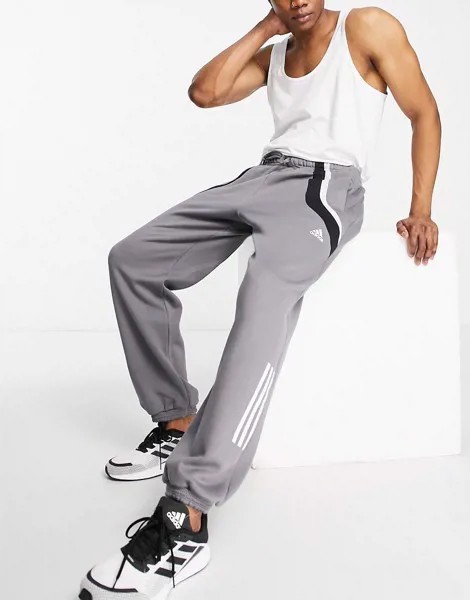 Серые джоггеры с флисовой изнанкой adidas Training Earth Shades-Серый