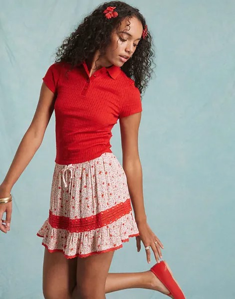 Miss Selfridge – Красный топ с воротником-поло и отделкой ракушками