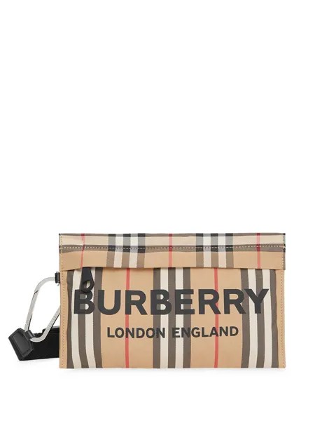 Burberry клатч из материала ECONYL® с логотипом