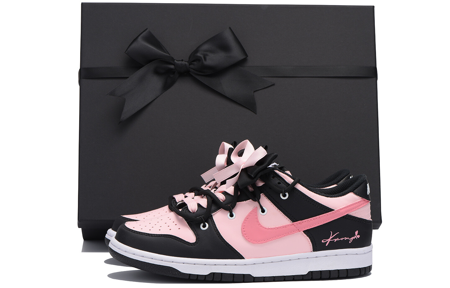 Кроссовки Nike Dunk Skateboarding Shoes Women's Low-top Black, розовый