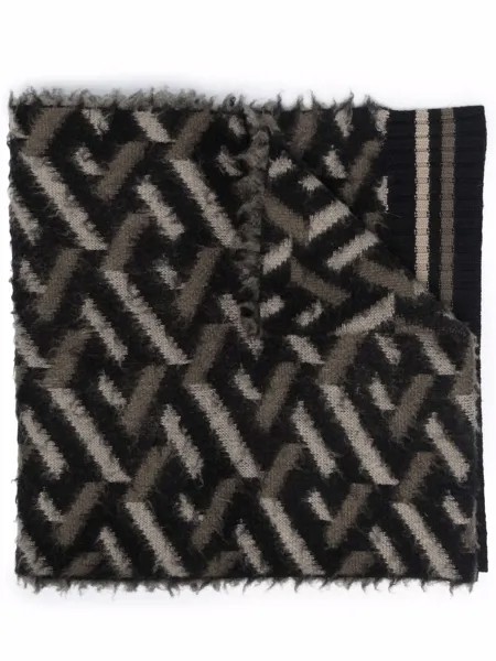 Versace шарф с геометричным узором и бахромой