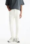 Узкие джинсы CARROT FIT Pull&Bear, белый