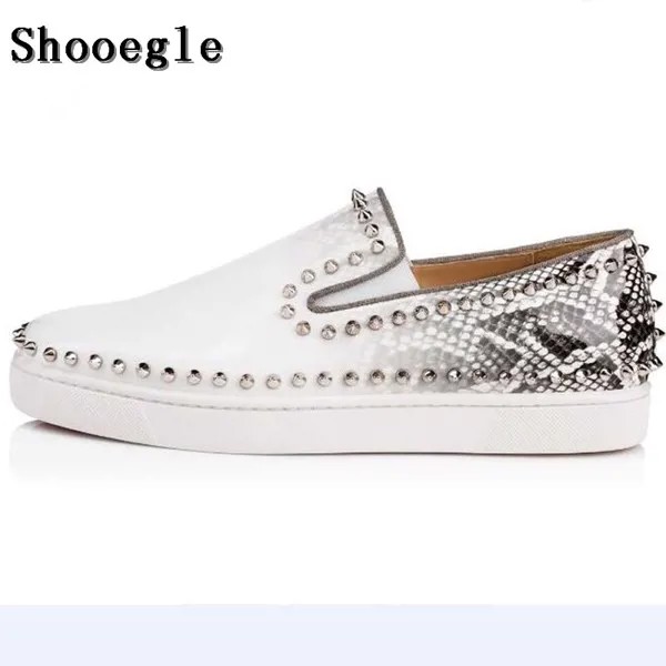 SHOOEGLE/Новинка; Белые мужские лоферы из змеиной кожи с заклепками; Мужская обувь на плоской подошве без застежки с шипами; Модная повседневная...