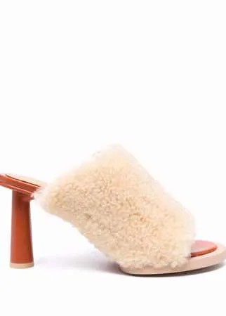 Jacquemus меховые мюли на каблуке