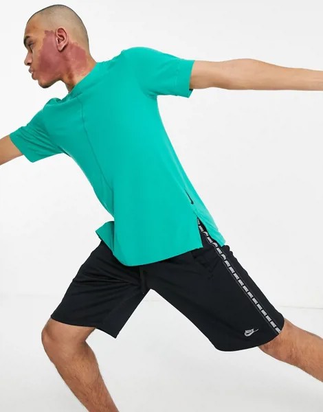 Зеленая футболка Nike Yoga Dri-FIT-Зеленый цвет