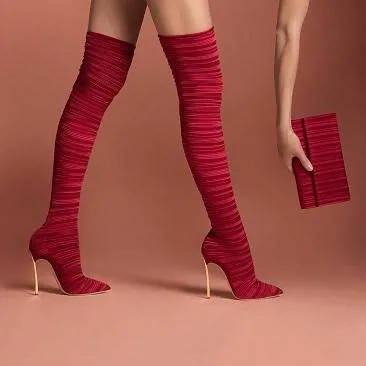 Пикантная женская обувь; носок из тонкого материала; Узкие высокие сапоги; атласная обувь на высоком каблуке; плиссированные Зимние Сапоги выше колена с острым носком в стиле знаменитостей; модельные туфли на каблуке