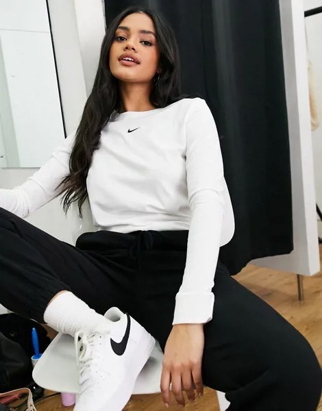 Белый лонгслив Nike MOVE TO ZERO Essential