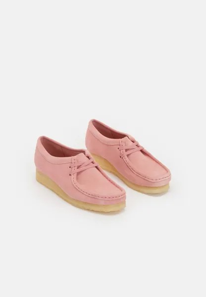 Спортивные туфли на шнуровке Wallabee Clarks Originals, цвет blush pink
