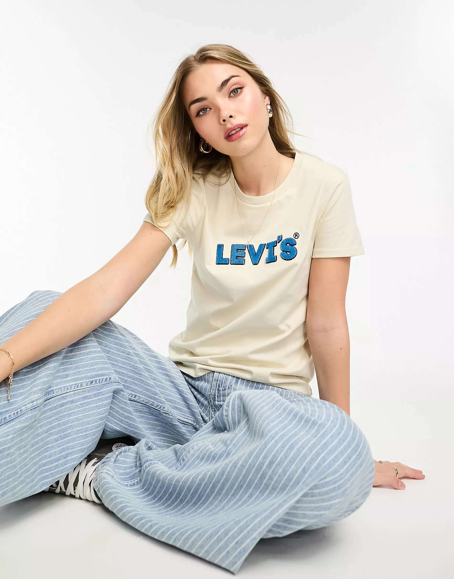 Кремовая футболка Levi's Perfect с логотипом