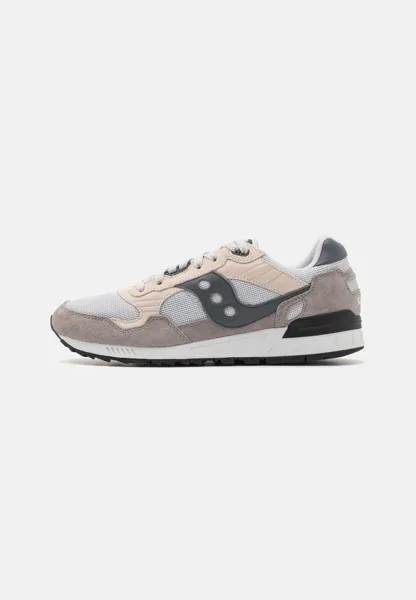 Низкие кроссовки Shadow 5000 Saucony, цвет grey/dark grey