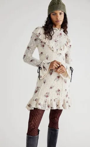 Вязаное винтажное милое мини-платье Kawaii с оборками и лепестками роз Free People XS