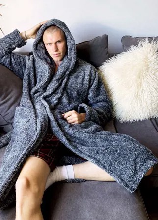 Флисовый халат с капюшоном в черно-белой гамме ASOS DESIGN-Черный