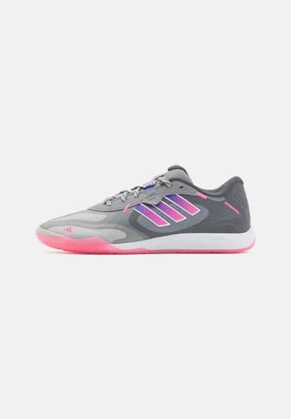 Бутсы для мини-футбола FEVERNOVA COURT adidas Performance, цвет grey two/lucid pink/lucid blue