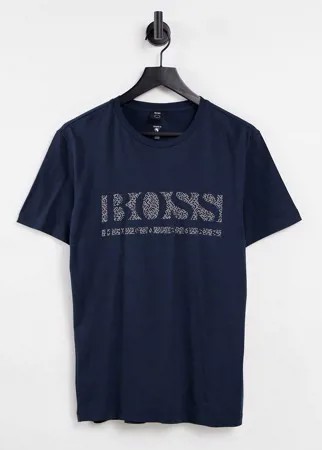 Темно-синяя с белым футболка с крупным логотипом BOSS Athleisure Tee Pixel 1-Темно-синий